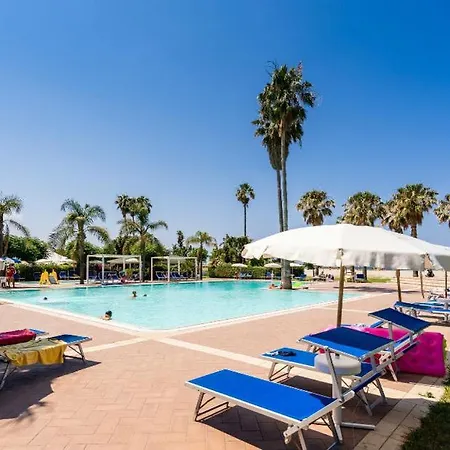 Fruit Village Le Dune Beach Mortelle